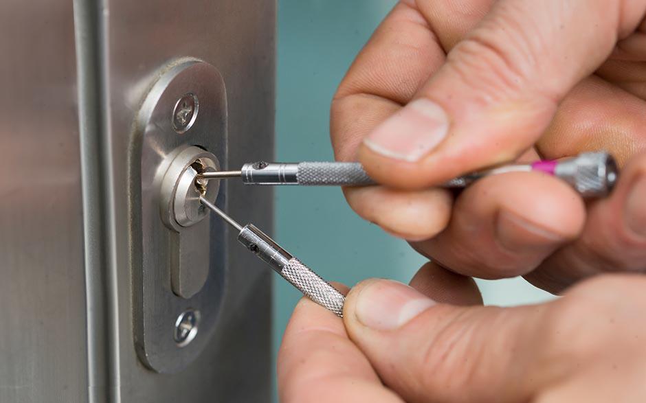 heure serrurier ouverture de porte Courbevoie
