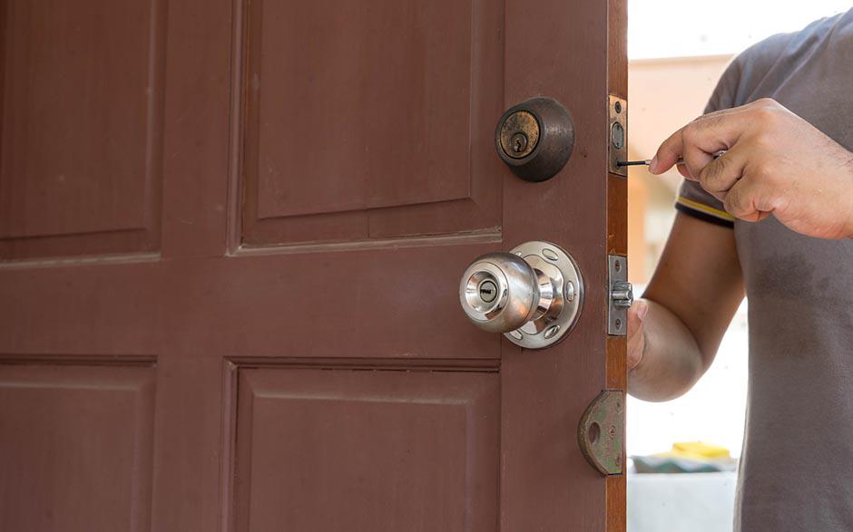 heure serrurier ouverture de porte Courbevoie